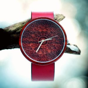 oviwatch-montre-bois-naturel-rouge-cuire